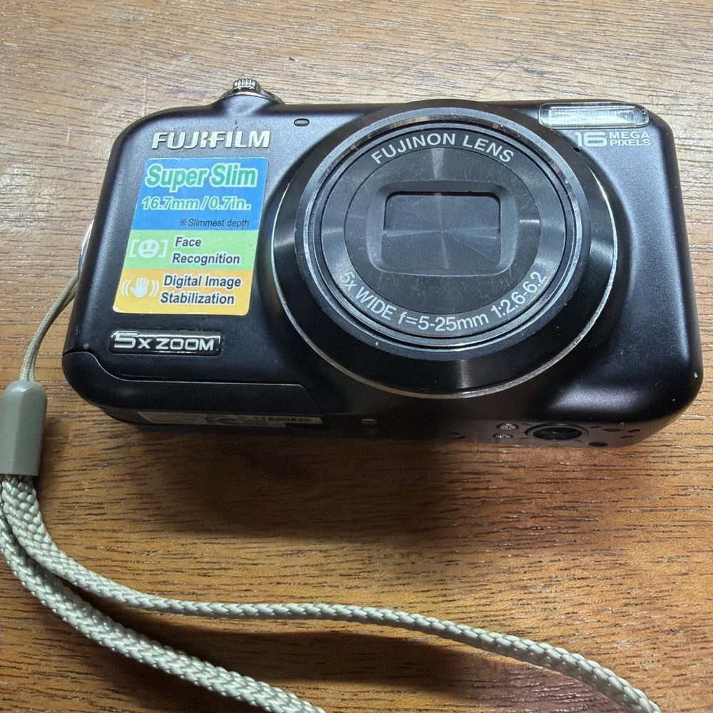 FUJIFILM FinePix JX400 Digital Camera with USB Charging Cable